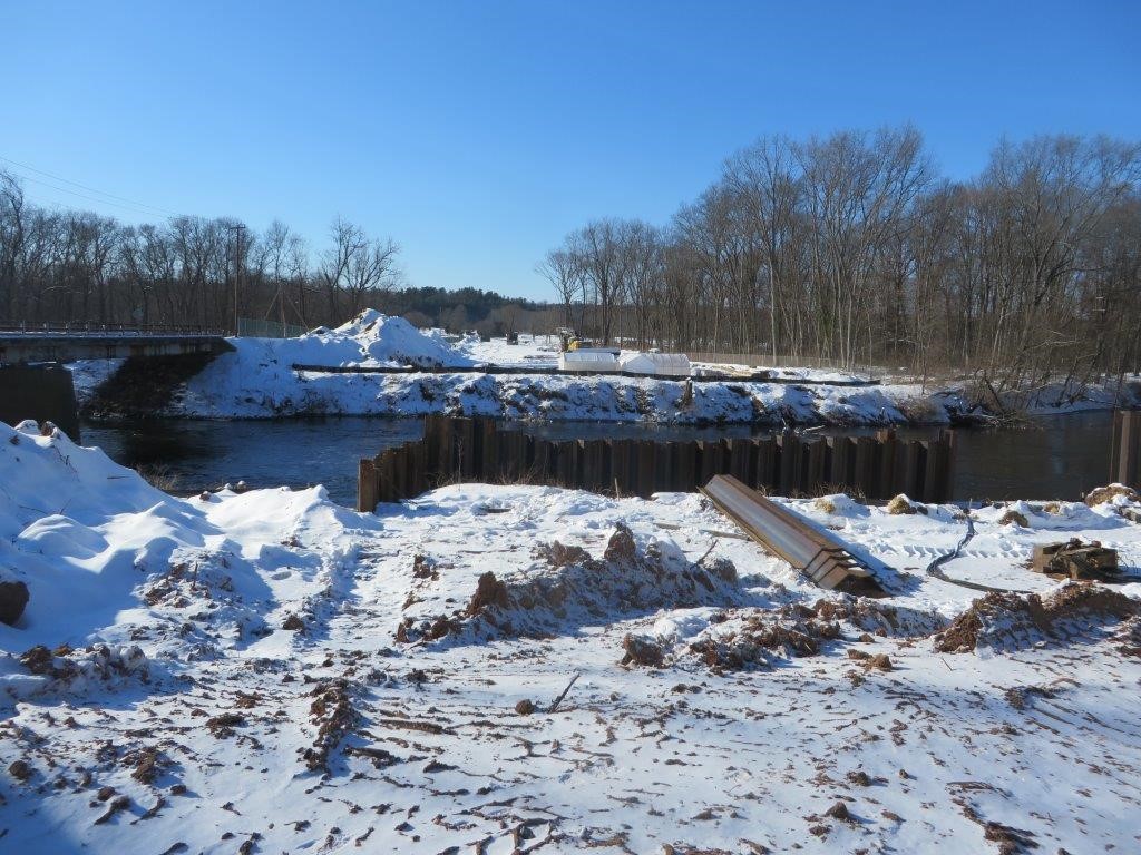 Cofferdam installation (near-side of photo) and Archaeological team set-up (far-side of photo) (January, 2019)